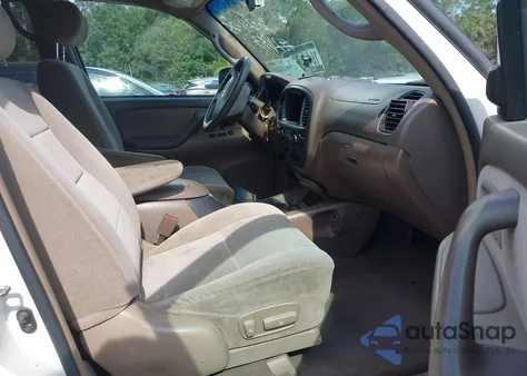 2004 Toyota Sequoia Sr5 V8 z USA, uszkodzony, nr VIN 5TDZT34A94S215639